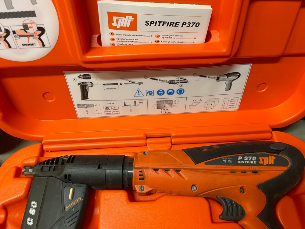 1583465-2 Spikpistol Split Spitfire C 60