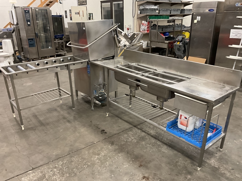 1473662-2 Washing station WD 7 with benches