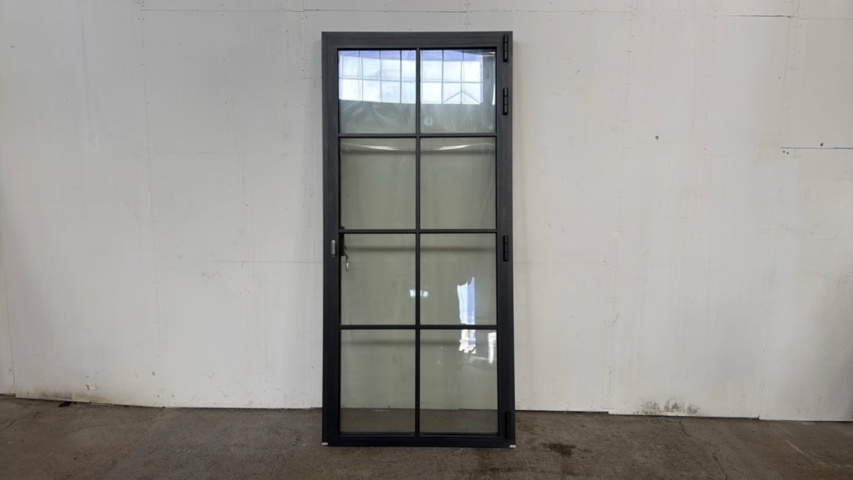 Altandörr 10,5x22,1 H. Aluminium på auktion i Västra Götaland, Göteborg hos PS Auction