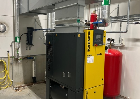 Screw compressor with refrigeration dryer and accessories - Kaeser Aircenter SM 13 -2021