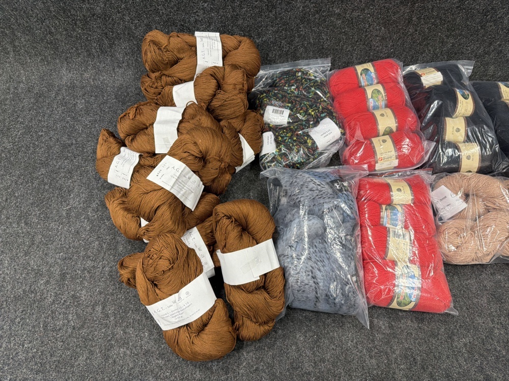 1582704-2 Sortiment med garn