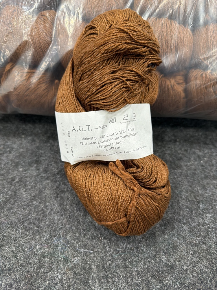 1582705-2 40 st nystan med kabeltvinnat bomullsgarn 200g