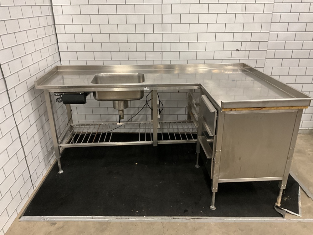 1473666-2 Rostfri bänk i vinkel - Höj och sänkbar