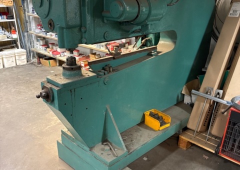 Nibbling machine - Pullmax Major