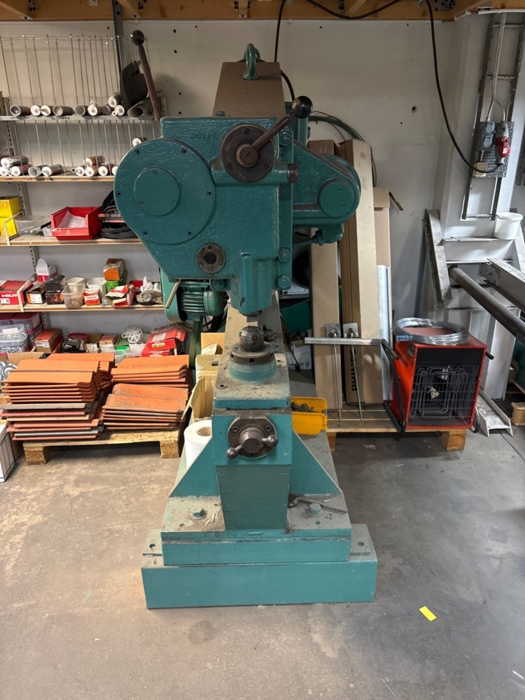 1536080-2 Nibbling machine - Pullmax Major