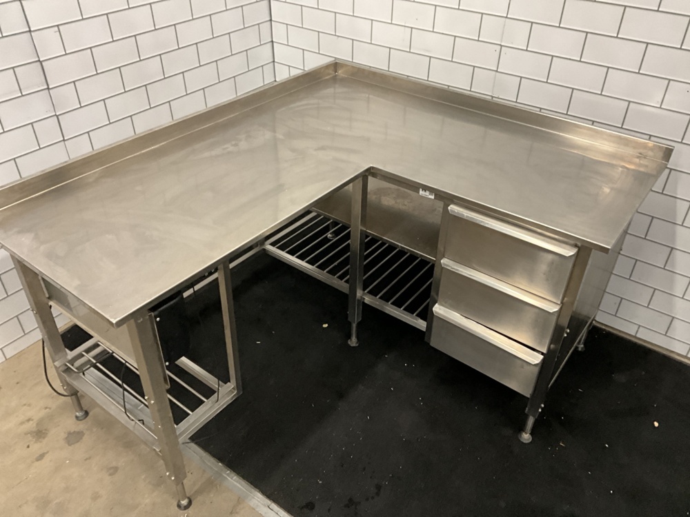 1473667-2 Rostfri bänk i vinkel - Höj och sänkbar