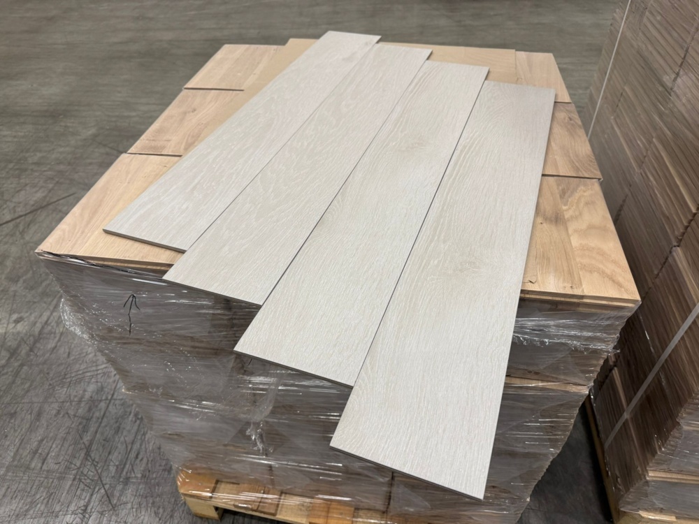 1584756-2 Light wood tiles, 116 sq m, 15x90 cm