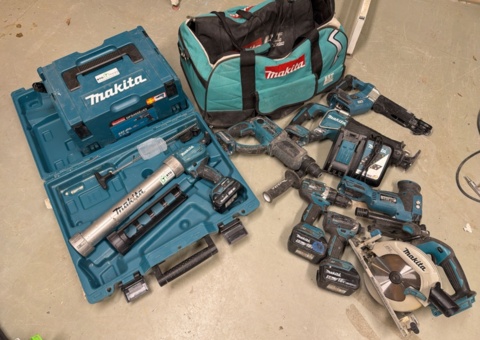 Tool kit with accessories - Makita