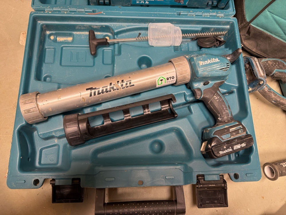 1566406-2 Tool kit with accessories - Makita