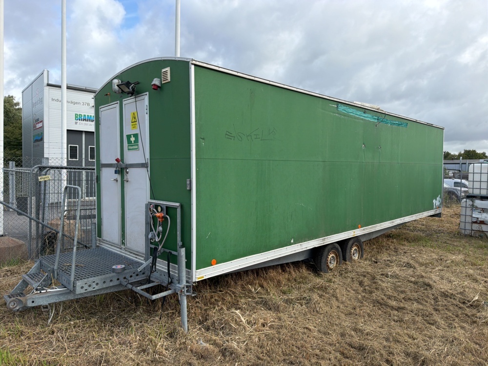 1566412-1 Crew trailer with interior and electrical installation
