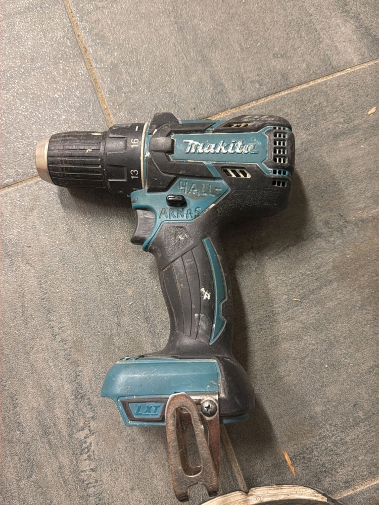 1566414-2 Screwdriver 2 pcs with accessories - Makita