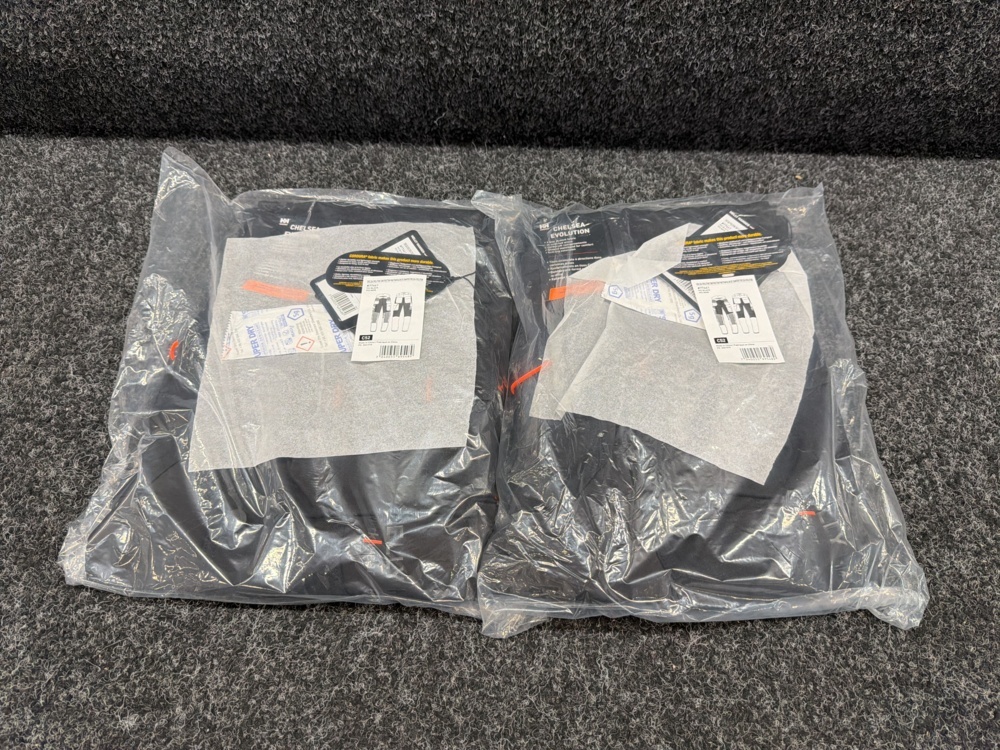 1584782-2 2 pcs Craftsman Pants Helly Hansen Chelsea Evo 77441, Size C52