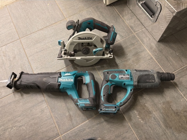 Tigersåg, borrhammare och cirkelsåg - Makita på auktion i Västra Götaland, Sävedalen hos PS Auction