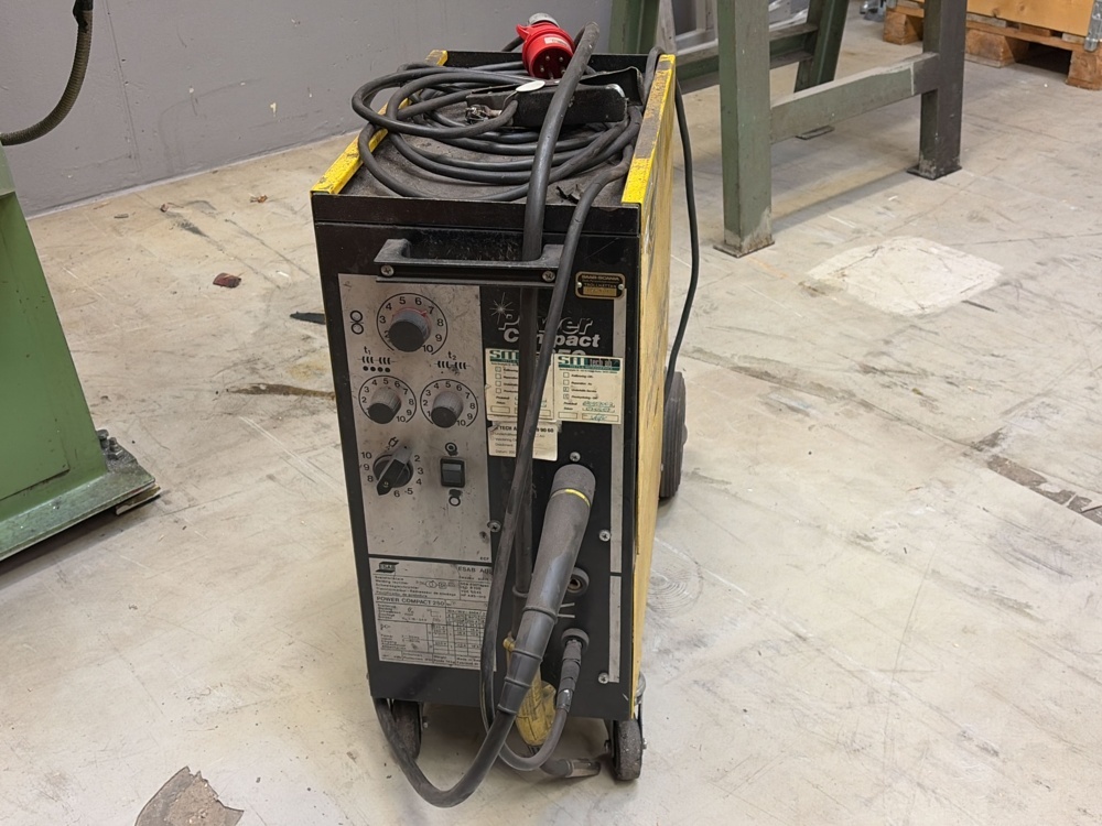 1525537-2 Svets - ESAB Power Compact 250 ECF