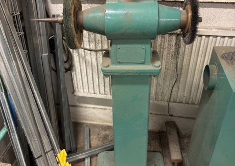 Double-ended polishing machine on column stand