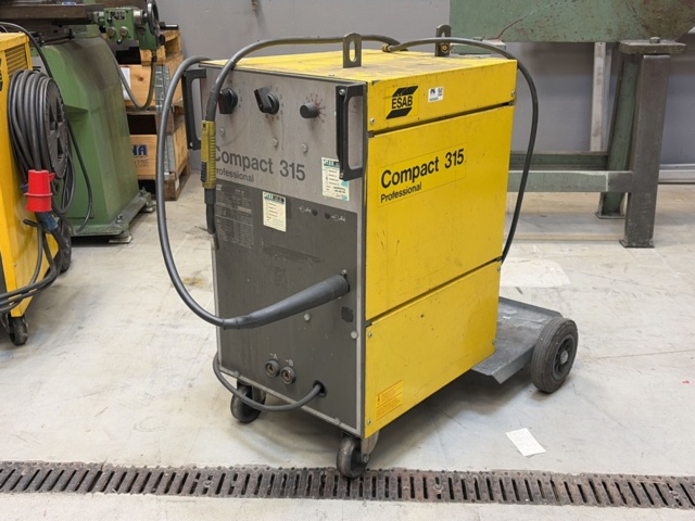 Svets - ESAB Compact 315 Professional på auktion i Västra Götaland, Trollhättan hos PS Auction