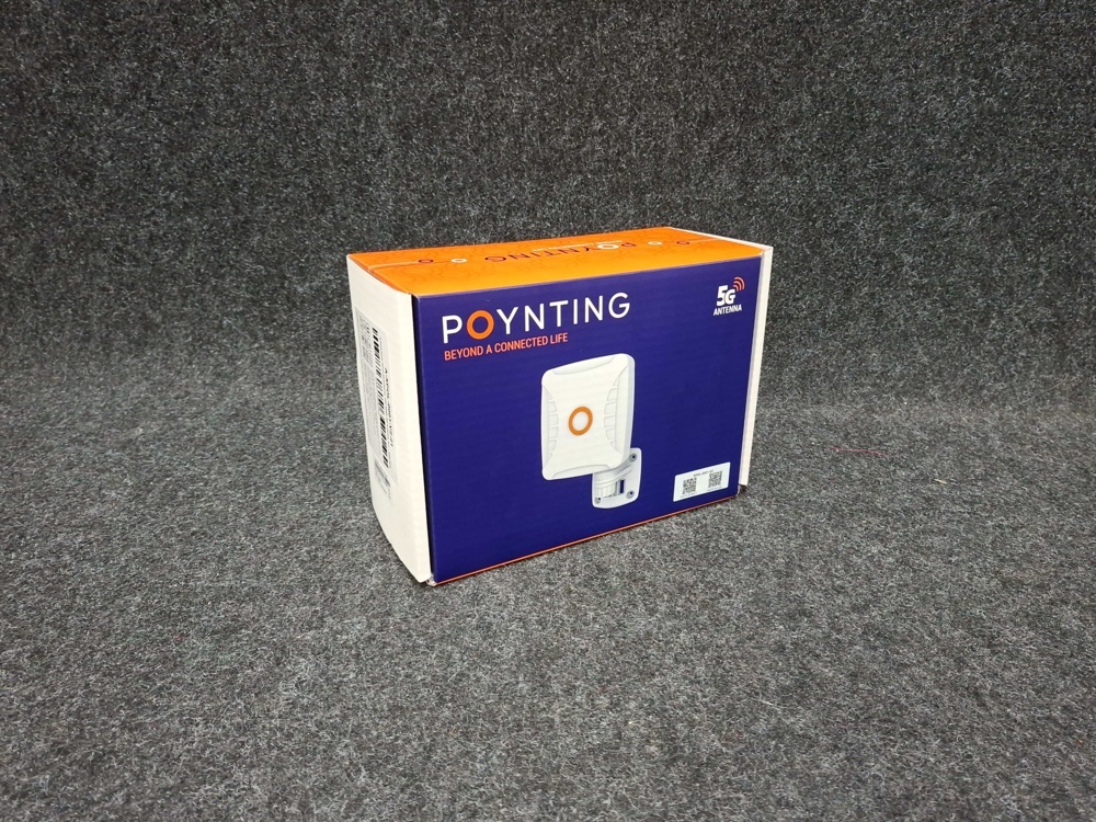 1579171-2 4G/5G omnidirectional antenna Poynting XPOL-1