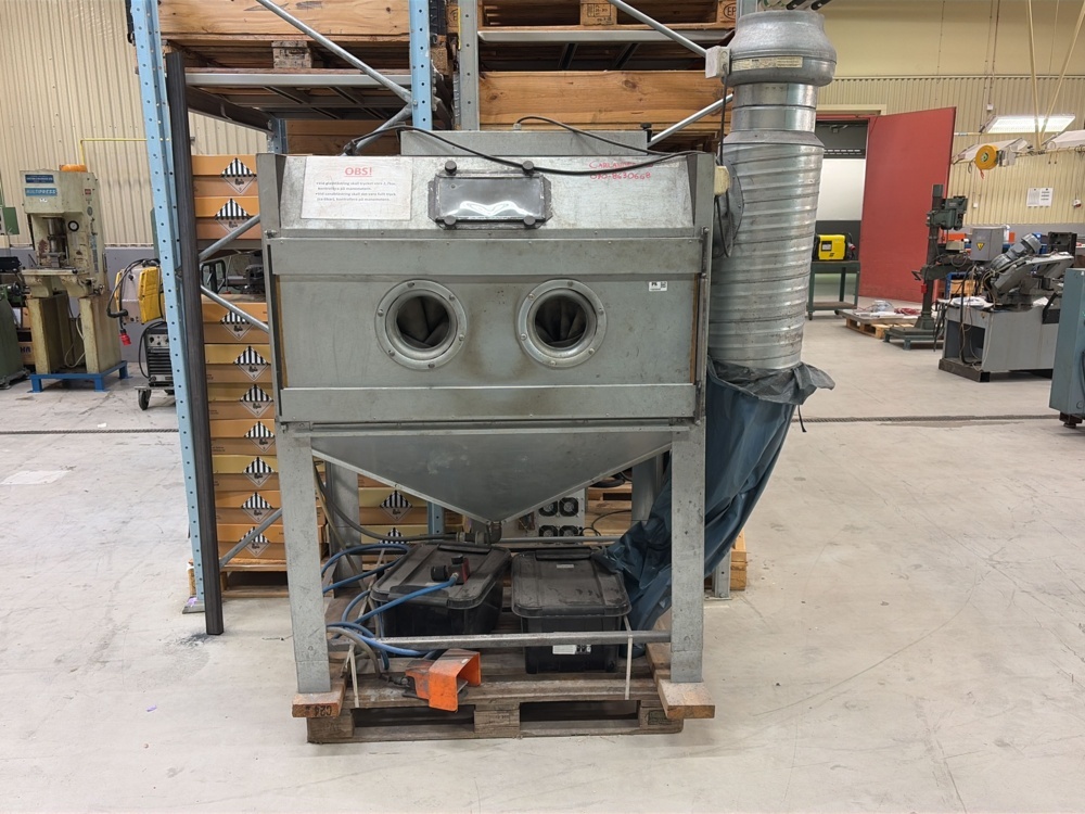 1525542-1 Blasting cabinet