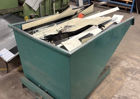 Dump container with fork pockets