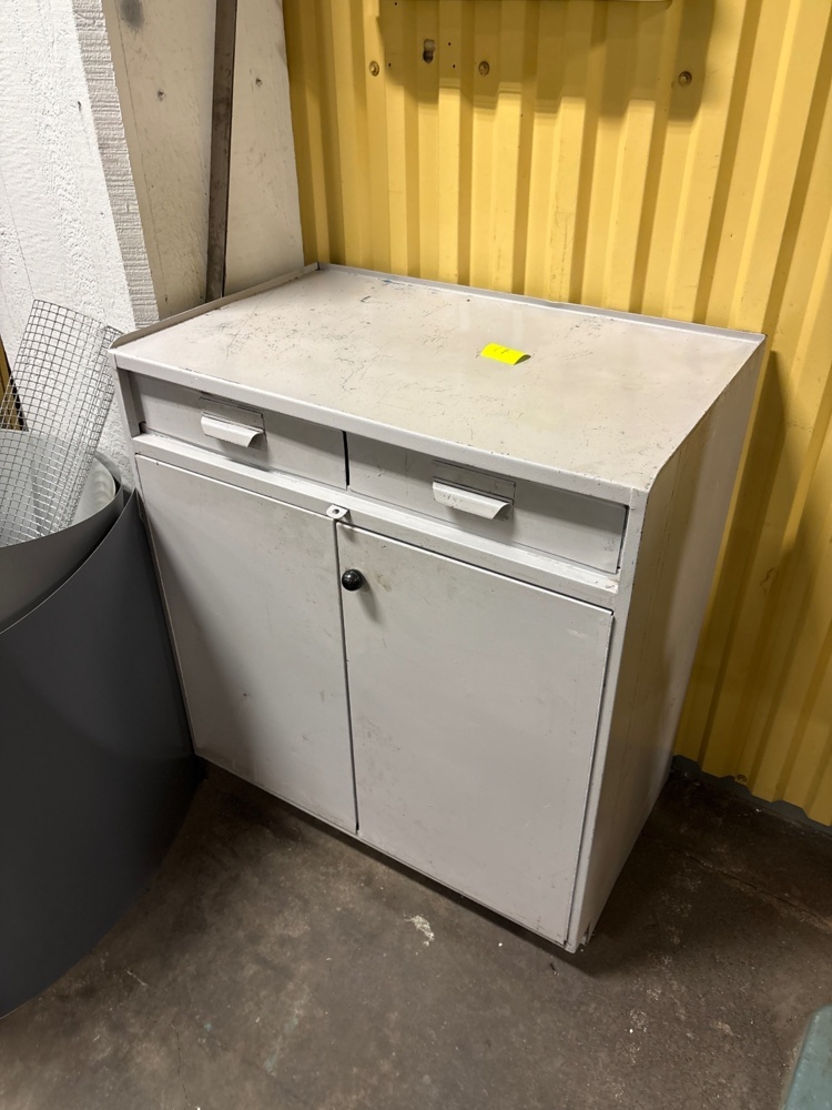 1536096-1 Storage cabinet with drawers