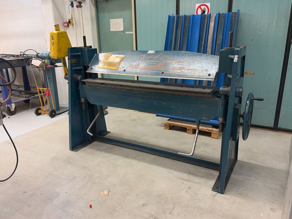 1525528-2 Sheet metal folding CL-Machines