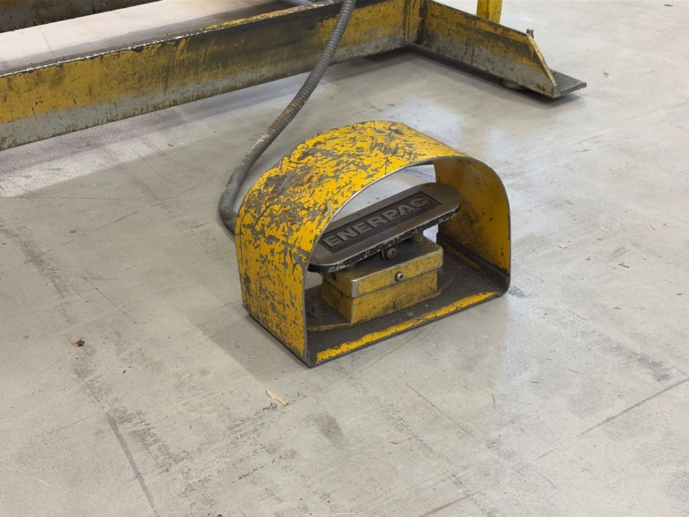 1525527-2 Hydraulic press with hydraulic pump - Enerpac 100 tons