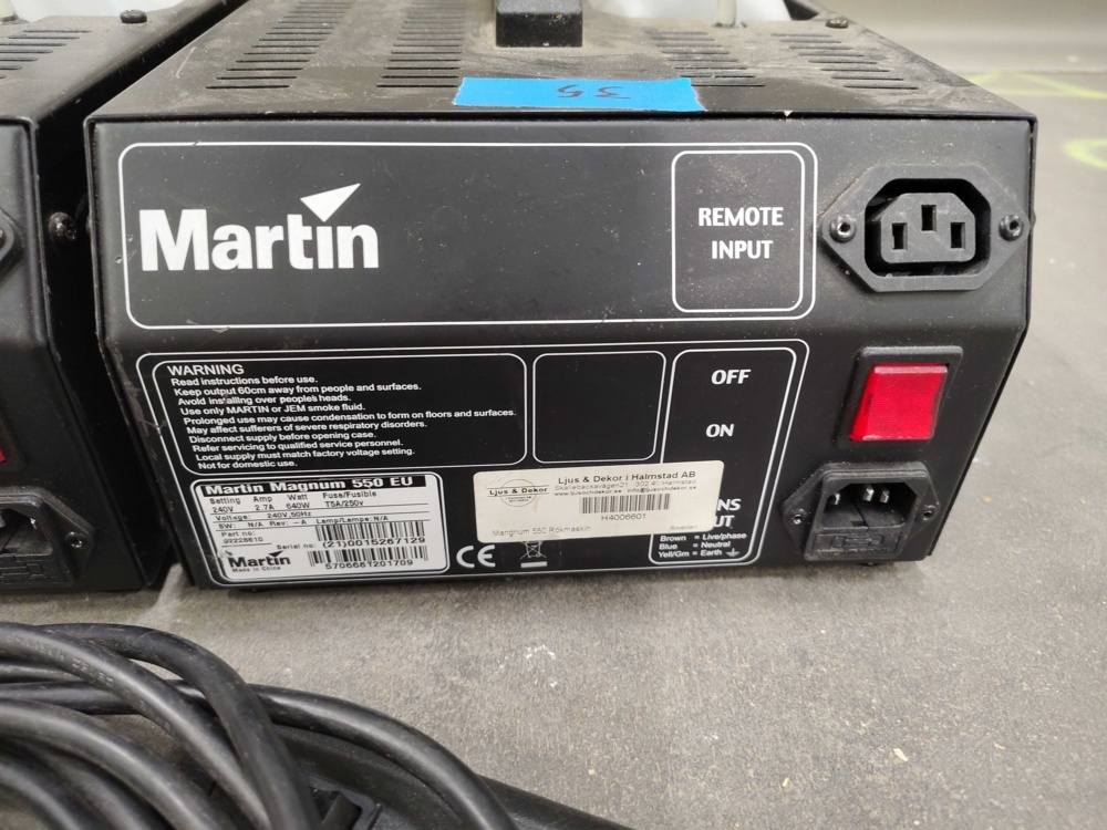 1582531-2 Smoke Machines - Martin Magnum 550
