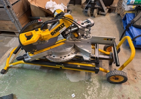 Roller-mounted mitre saw - DeWalt DWS780-QS