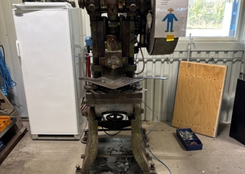Eccentric press 16 tons - AB Arosverken EA 16