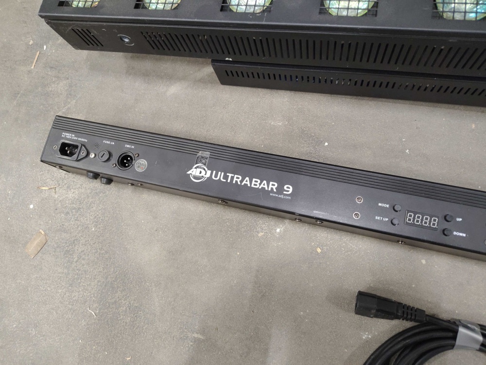 1582534-2 Ljusramper ADJ Ultrabar 9 och Showtec SunStrip Active