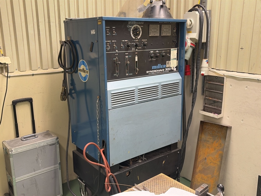 1525546-1 Svetsmaskin - Miller Syncrowave 300