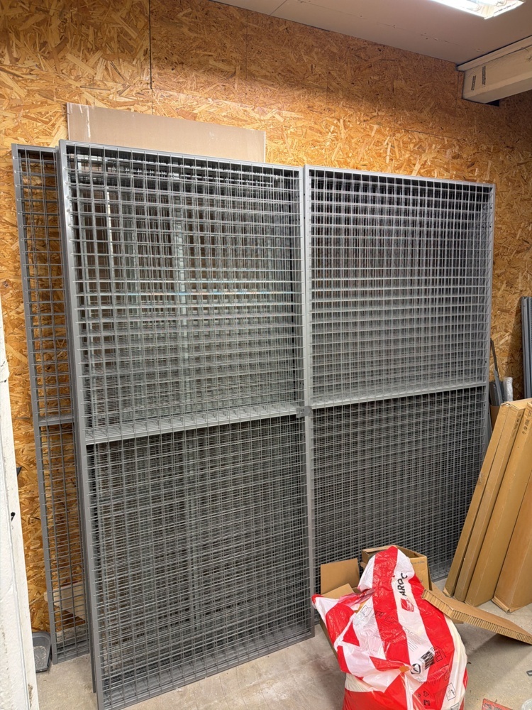 1566438-1 Collection of grid sections for storage division - Troax