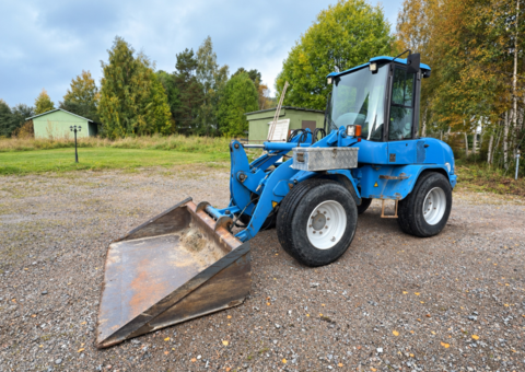 Wheel loader with bucket, pallet forks and accessories – Volvo L30B Pro – 2006