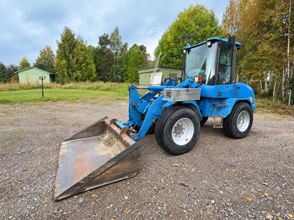 1530127-1 Hjullastare med skopa, pallgafflar och tillbehör – Volvo L30B Pro – 2006