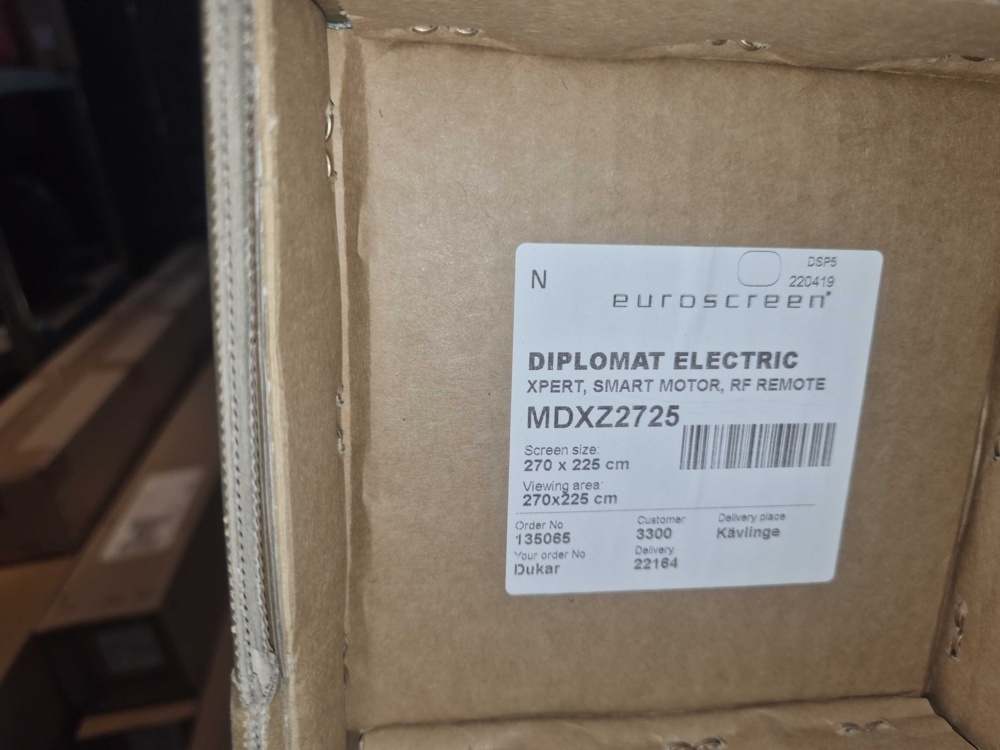 1582361-2 Motordriven projektorduk - Euroscreen Diplomat Xpert, 270 × 225 cm
