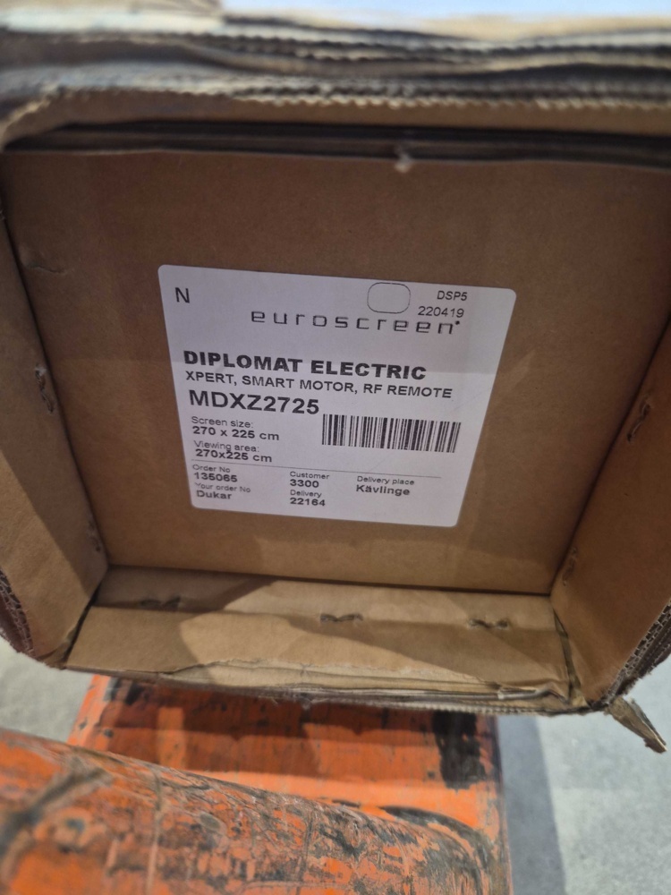 1582365-2 Motordriven projektorduk - Euroscreen Diplomat Xpert, 270 × 225 cm