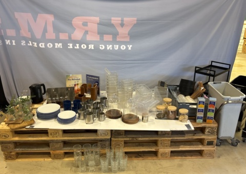 Samling med serverings- och caféutrustning - Glas, porslin, dekoration m.m.