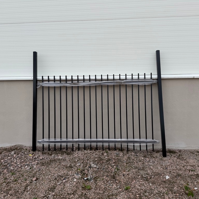 1585234-1 14.4 meter powder-coated black steel fence