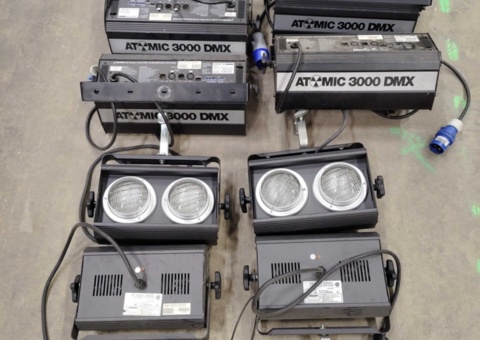 Scenbelysning - Martin Atomic 3000 DMX och Flash 2000L
