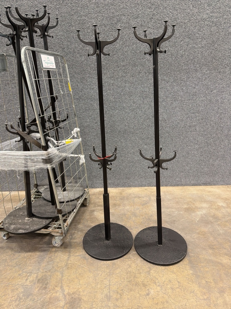 1585300-2 5 tambourine majors, metal