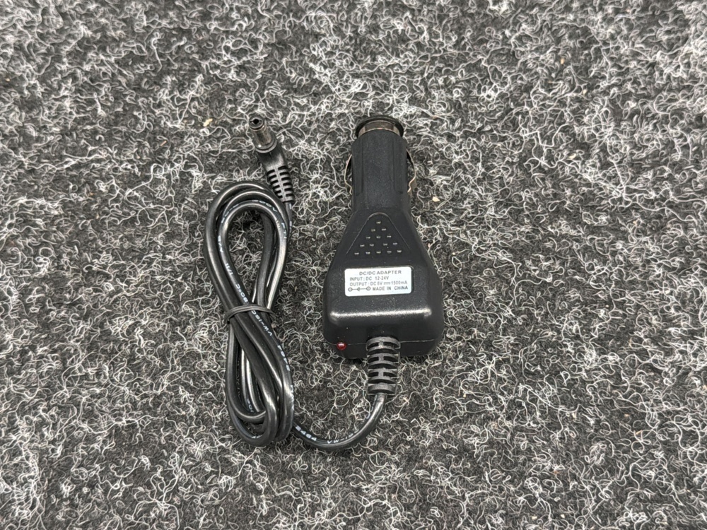 1585388-1 18 DC adapters for the car's 12V/24V socket