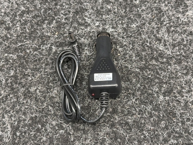18 st DC-adapter för bilens 12V/24V-uttag på auktion i Västra Götaland, Svenljunga hos PS Auction