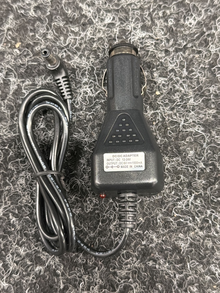 1585388-2 18 DC adapters for the car's 12V/24V socket