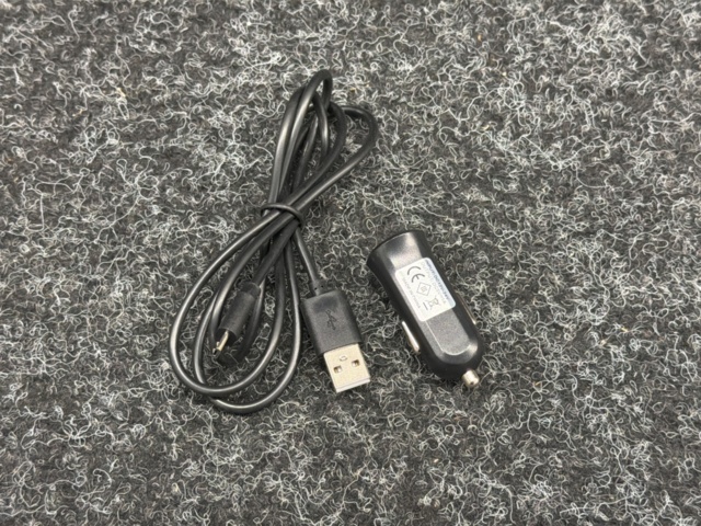 USB-billaddare & micro USB-kablar på auktion i Västra Götaland, Svenljunga hos PS Auction