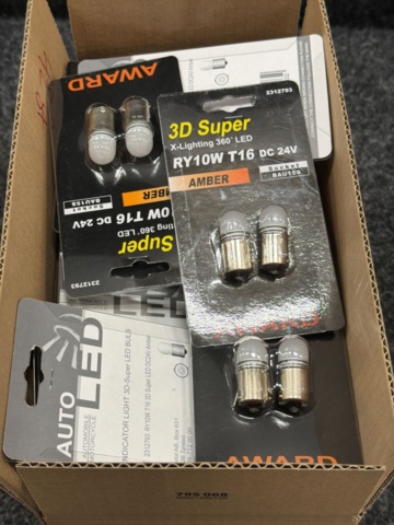 1585365-5 42 st 2-pack LED-ljus Award R5W Bau15s 2W 24V Orange