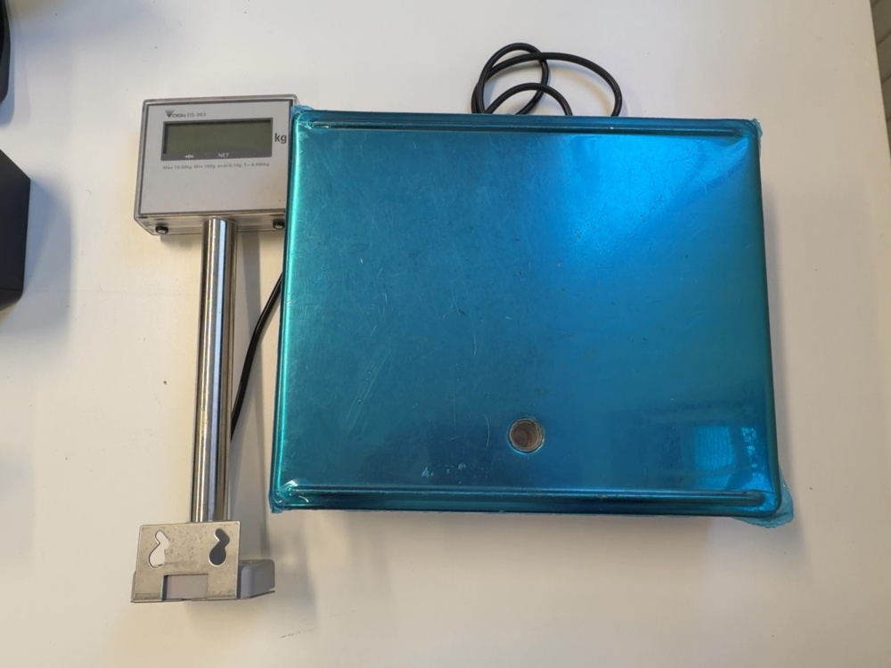 1549140-2 Cash register system and scale with accessories