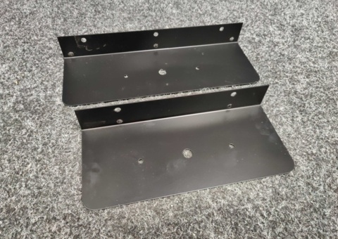Angle brackets in two sizes