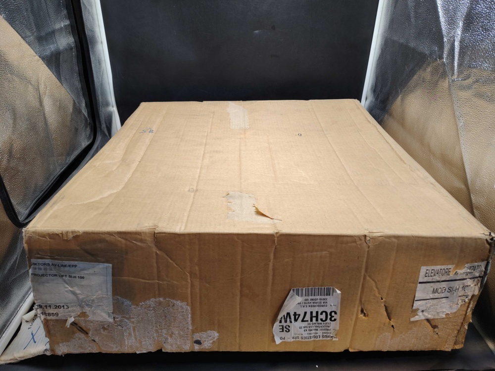 1582404-1 Motorized projector lift - Screenint SI-H 100