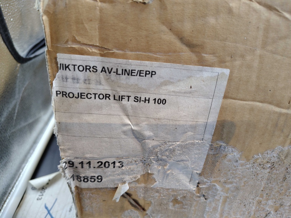 1582404-2 Motorized projector lift - Screenint SI-H 100