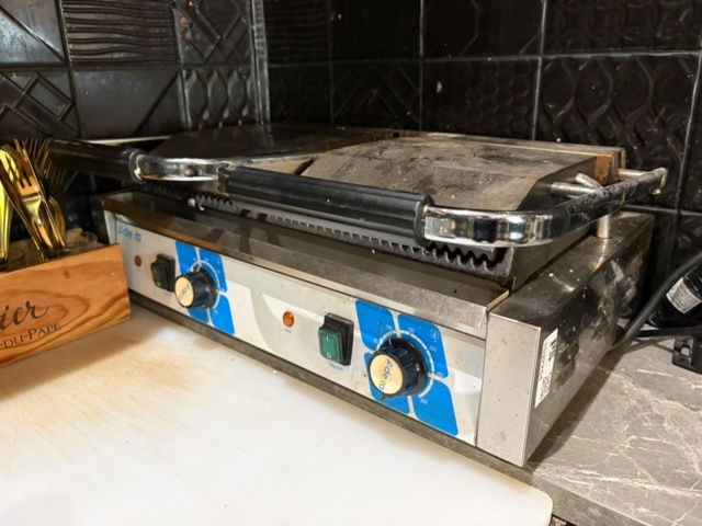 Klämgrill Adexa på auktion i Skåne, Malmö hos PS Auction
